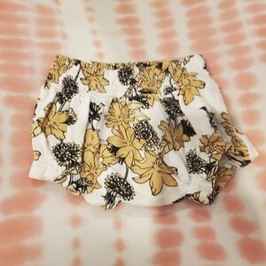 kate quinn 12-18 Month White and Yellow Floral Baby Shorts